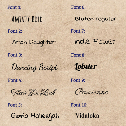 Tyylikäs messinkinen koiramerkki "Brassie", jossa on tassumalli ja henkilökohtainen kaiverrus.