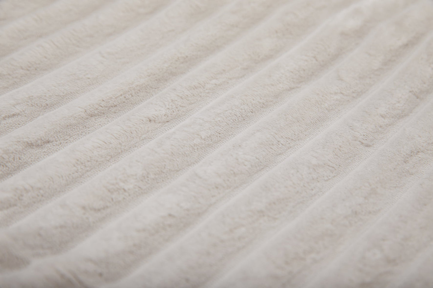 Kääriytymispeitto VÄRME leveä vakosametti 